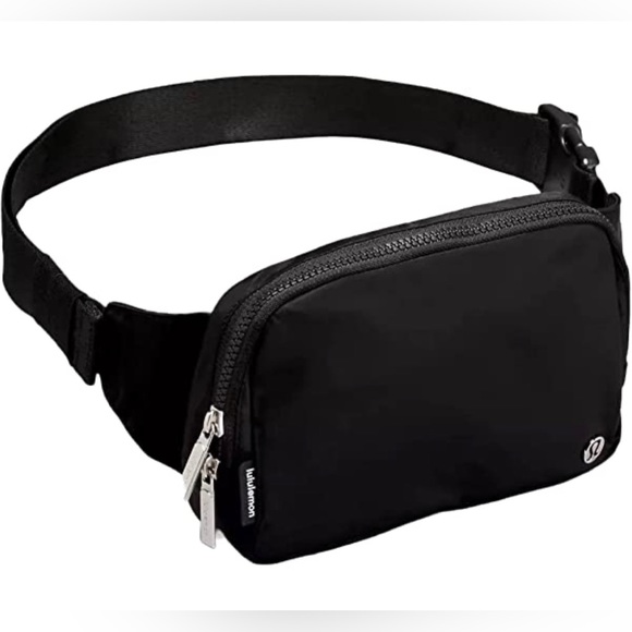Lululemon Athletica Everywhere Belt Bag, Black, 7.5 x 5 x 2 inches - Picture 1 of 5